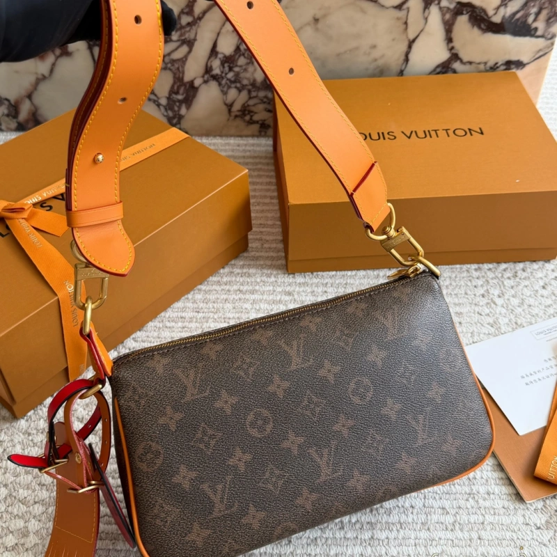 13424839792078400 Exquisite men's bag with box - Image 1