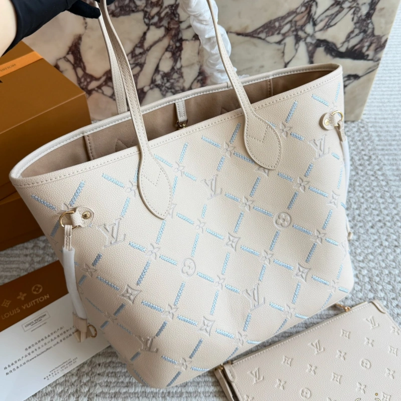 13424931185149200 Stylish detachable pouch with a mother-and-child zipper design-box - Image 1