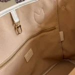 Stylish detachable pouch with a mother-and-child zipper design-box - Image 5