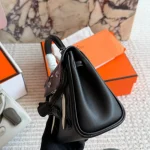 The classic Kelly bag from Hermès-box - Image 17