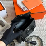 The classic Kelly bag from Hermès-box - Image 14