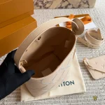 A premium bucket bag that is highly photogenic and full of aesthetic vibes-box - Image 5