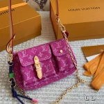 L brand's denim bag is perfect for spring and summer-box - Image 12