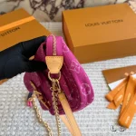 L brand's denim bag is perfect for spring and summer-box - Image 8