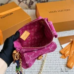 L brand's denim bag is perfect for spring and summer-box - Image 4