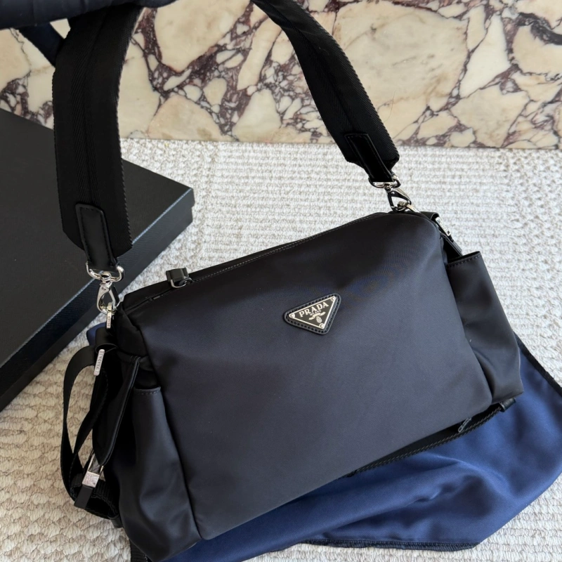 13425293262916000 The perfect size for daily commuting or casual wear- no box - Image 1