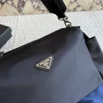 The perfect size for daily commuting or casual wear- no box - Image 3