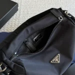 The perfect size for daily commuting or casual wear- no box - Image 5