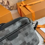 A 3-in-1 men's bag-box - Image 2