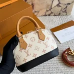 A versatile classic shell bag-box