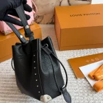 The side studs and corner hardware are packed with exquisite details-box - Image 9