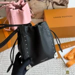 The side studs and corner hardware are packed with exquisite details-box - Image 5