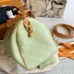Includes a high-quality dust bag with tone-on-tone letter embroidery and a box - Image 8