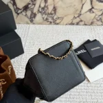 Quilted mini bucket bag: Blending classic elegance with effortless style into your everyday life-box - Image 8