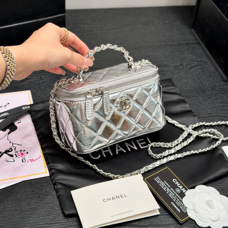 13425982752103200 New Metal Handle Rhinestone Bag-box - Image 1