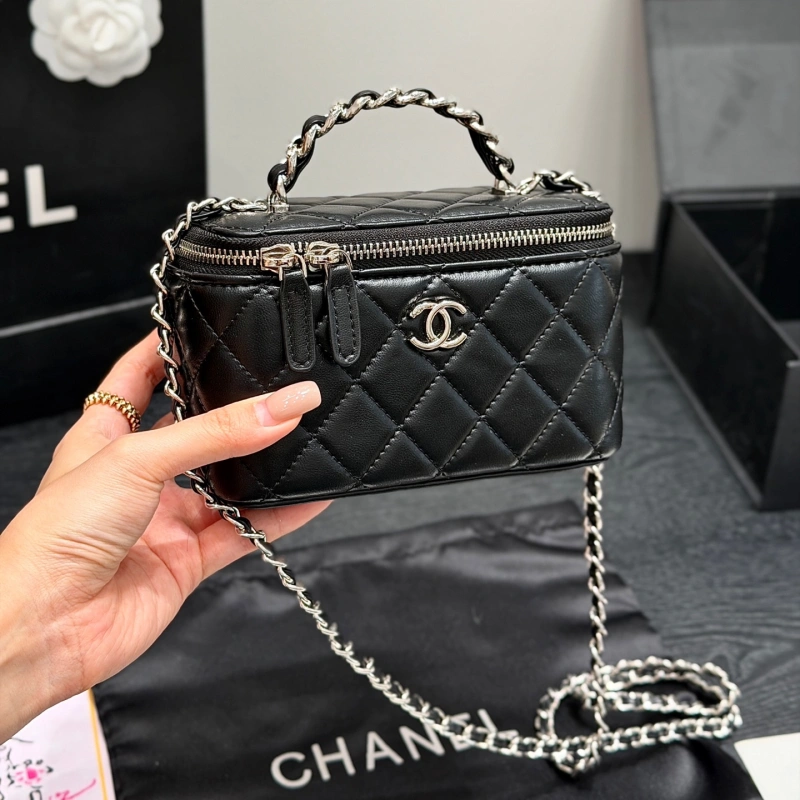 13425983214660200 New Metal Handle Rhinestone Bag-box - Image 1