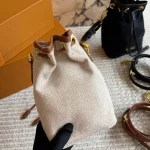 Mini drawstring bucket bag-box - Image 8