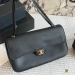 This leather shoulder bag is the ultimate travel and commute bag! Comes with a box - Image 10