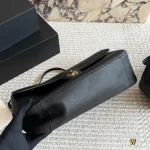 This leather shoulder bag is the ultimate travel and commute bag! Comes with a box - Image 9