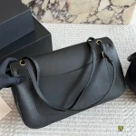 This leather shoulder bag is the ultimate travel and commute bag! Comes with a box - Image 7