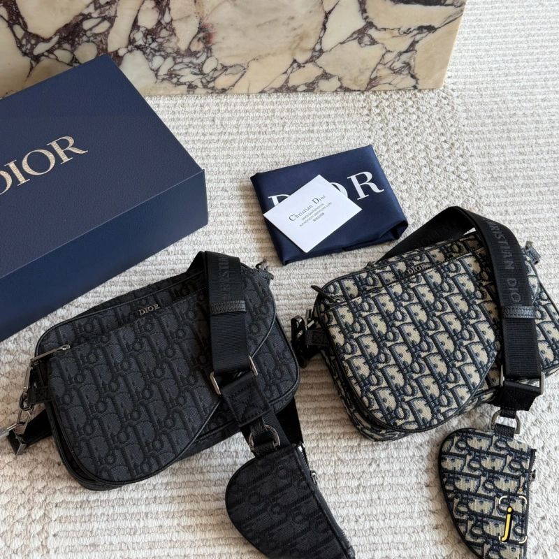 13426399697674000 Perfect for both shoulder and crossbody wear. It goes well with both office and casual outfits-box - Image 1