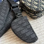 Perfect for both shoulder and crossbody wear. It goes well with both office and casual outfits-box - Image 8