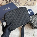 Perfect for both shoulder and crossbody wear. It goes well with both office and casual outfits-box - Image 5