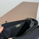 A messenger bag brings a softer, more feminine touch to your outfit - Image 3