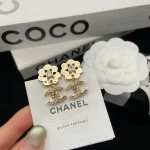 Double C flower stud earrings-box - Image 7
