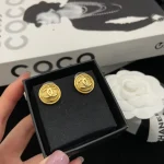 New vintage round stud earrings-box - Image 7