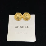New vintage round stud earrings-box