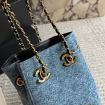 Delicate lambskin with signature quilted stitching-box - Image 10