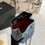 Delicate lambskin with signature quilted stitching-box - Image 9