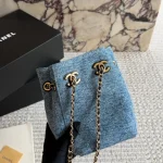Delicate lambskin with signature quilted stitching-box - Image 8