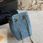 Delicate lambskin with signature quilted stitching-box