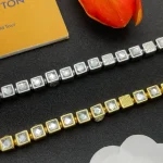 New arrival bracelet, comes with the original brand box - Image 4