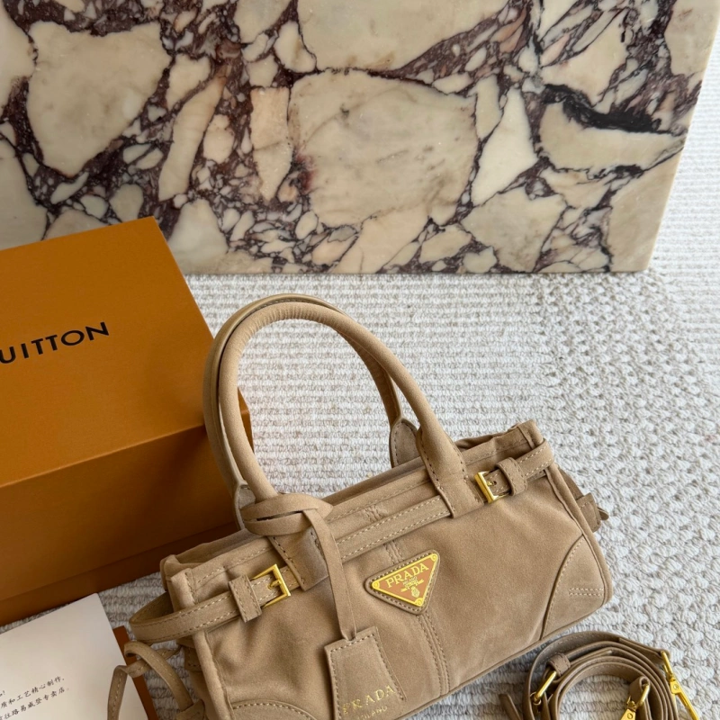 13426759810010600 The fine suede gives off a vintage, soft-matte vibe-box - Image 1