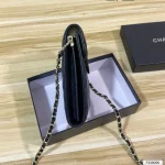 Plenty of room inside to effortlessly fit your phone and wallet-box - Image 8