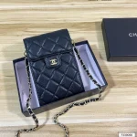 Plenty of room inside to effortlessly fit your phone and wallet-box - Image 5