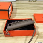 Brand new wallet/cardholder with the most amazing soft touch-box - Image 9