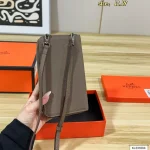 Brand new wallet/cardholder with the most amazing soft touch-box - Image 7