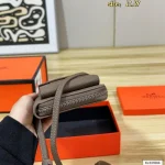 Brand new wallet/cardholder with the most amazing soft touch-box - Image 5