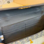Brand New Handbag with Chain Strap-box - Image 3