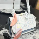 This accordion bag is an absolute perfect match for daily commuting-box - Image 3