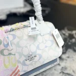 This accordion bag is an absolute perfect match for daily commuting-box - Image 2