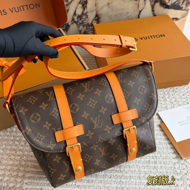 13427107131494800 Medium messenger bag for daily commute and casual outings-box - Image 1