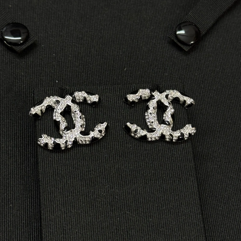 13427276469112200 New Chanel-style black and white spliced leopard print silver stud earrings-box - Image 1