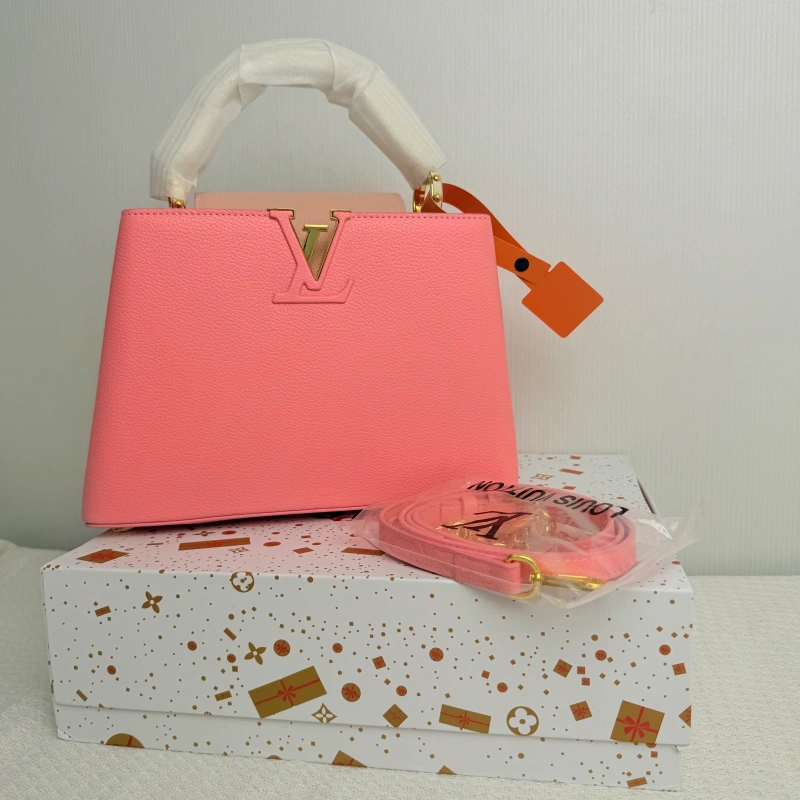 17aae01e0e58539c20e5a1ebedb092cb Fine pebbled texture, soft to the touch and highly durable-box - Image 1