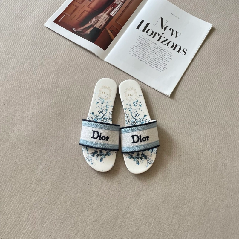 1e6bd0940d22e6cc6f0f937ee6f68f3c Embroidered Flat Slippers-box - Image 1