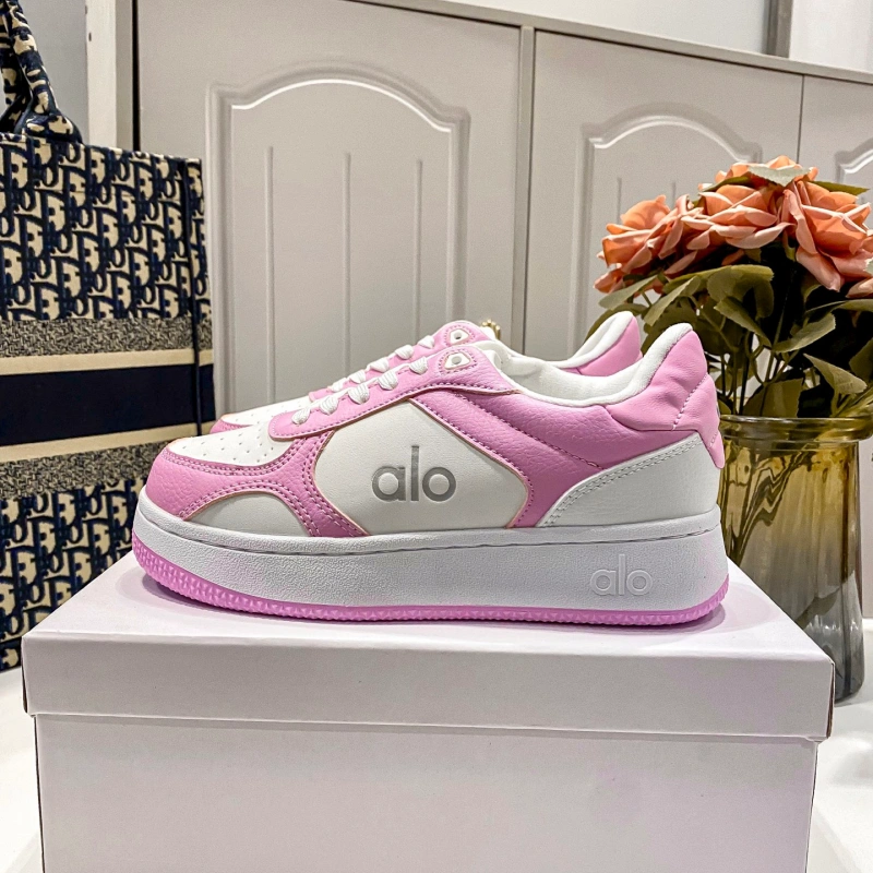 d72a5cc64e8a0582037e3c90a920e948 New Arrival Chunky Sole Anti-Slip Sneakers-box - Image 1